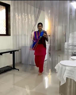 Simrat Kaur feet photo 2