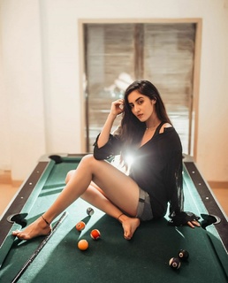 Simrat Kaur feet photo 14