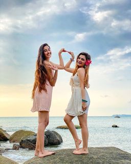 Simrat Kaur feet photo 4