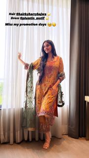 Simrat Kaur feet photo 4