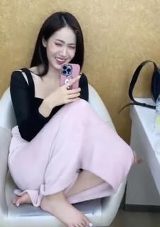 Sinb feet photo 2