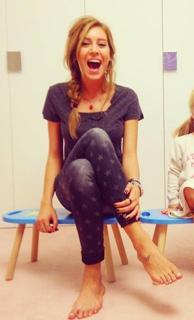 Sinem Kobal feet photo thumbnail