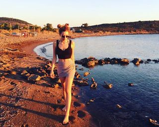 Sinem Kobal feet photo thumbnail