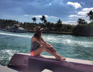 Sinem Kobal feet photo thumbnail