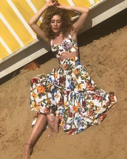 Sinem Kobal feet photo thumbnail