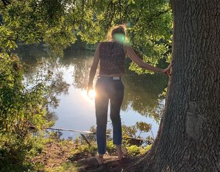 Sinem Kobal feet photo thumbnail