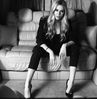 Sinem Kobal feet photo thumbnail