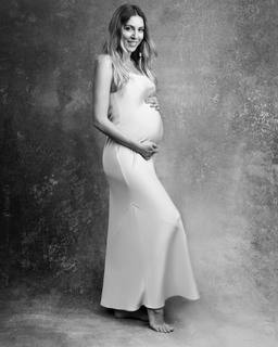 Sinem Kobal feet photo thumbnail