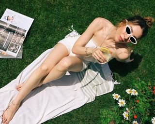 Sinem Kobal feet photo thumbnail