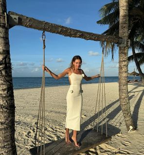 Sinem Kobal feet photo thumbnail