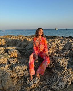 Sinem Kobal feet photo thumbnail