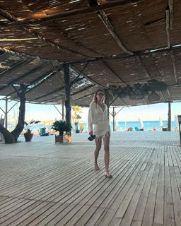 Sinem Kobal feet photo thumbnail