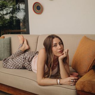 Sinem Kobal feet photo thumbnail