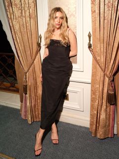 Sinem Kobal feet photo 17