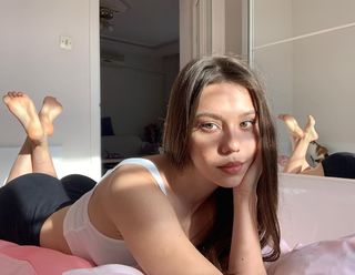 Sinem Özgür feet photo thumbnail