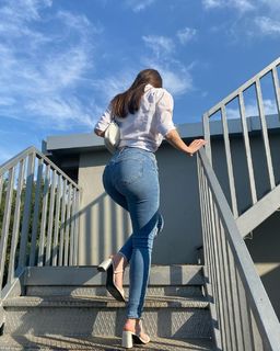 Sinem Özgür feet photo thumbnail