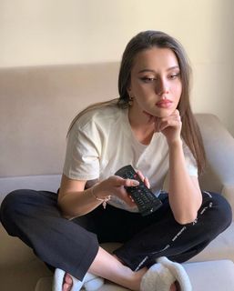 Sinem Özgür feet photo thumbnail