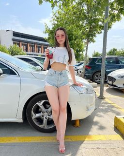 Sinem Özgür feet photo thumbnail