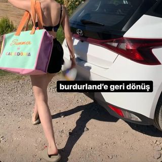 Sinem Özgür feet photo thumbnail