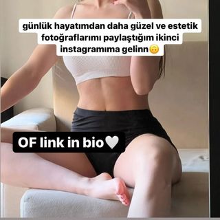 Sinem Özgür feet photo thumbnail