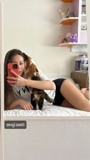 Sinem Özgür feet photo thumbnail