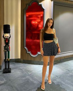 Sinem Özgür feet photo thumbnail