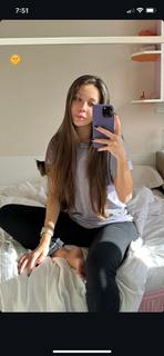 Sinem Özgür feet photo thumbnail