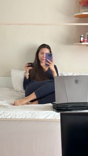 Sinem Özgür feet photo thumbnail