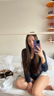 Sinem Özgür feet photo thumbnail