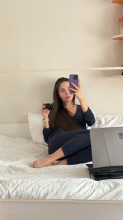 Sinem Özgür feet photo thumbnail