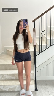 Sinem Özgür feet photo thumbnail