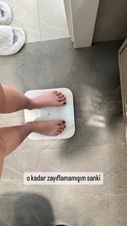 Sinem Özgür feet photo thumbnail