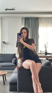 Sinem Özgür feet photo thumbnail