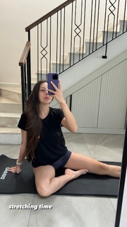 Sinem Özgür feet photo thumbnail