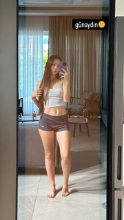 Sinem Özgür feet photo thumbnail