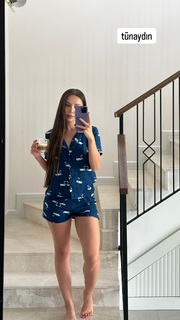 Sinem Özgür feet photo thumbnail
