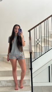 Sinem Özgür feet photo thumbnail