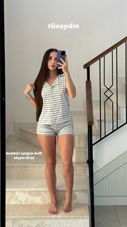 Sinem Özgür feet photo thumbnail