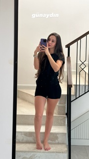 Sinem Özgür feet photo thumbnail