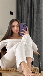 Sinem Özgür feet photo thumbnail