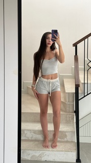 Sinem Özgür feet photo thumbnail