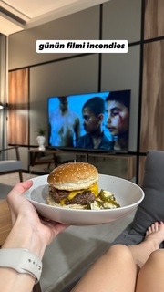 Sinem Özgür feet photo thumbnail