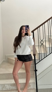 Sinem Özgür feet photo thumbnail