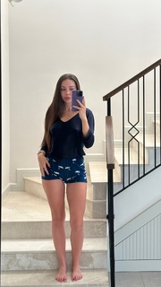 Sinem Özgür feet photo thumbnail