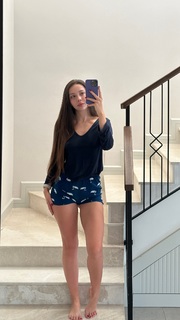 Sinem Özgür feet photo thumbnail