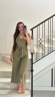 Sinem Özgür feet photo thumbnail