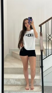Sinem Özgür feet photo thumbnail