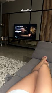 Sinem Özgür feet photo thumbnail