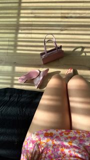 Sinem Özgür feet photo thumbnail