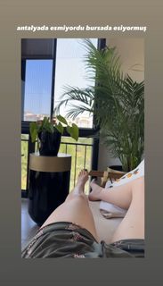 Sinem Özgür feet photo thumbnail